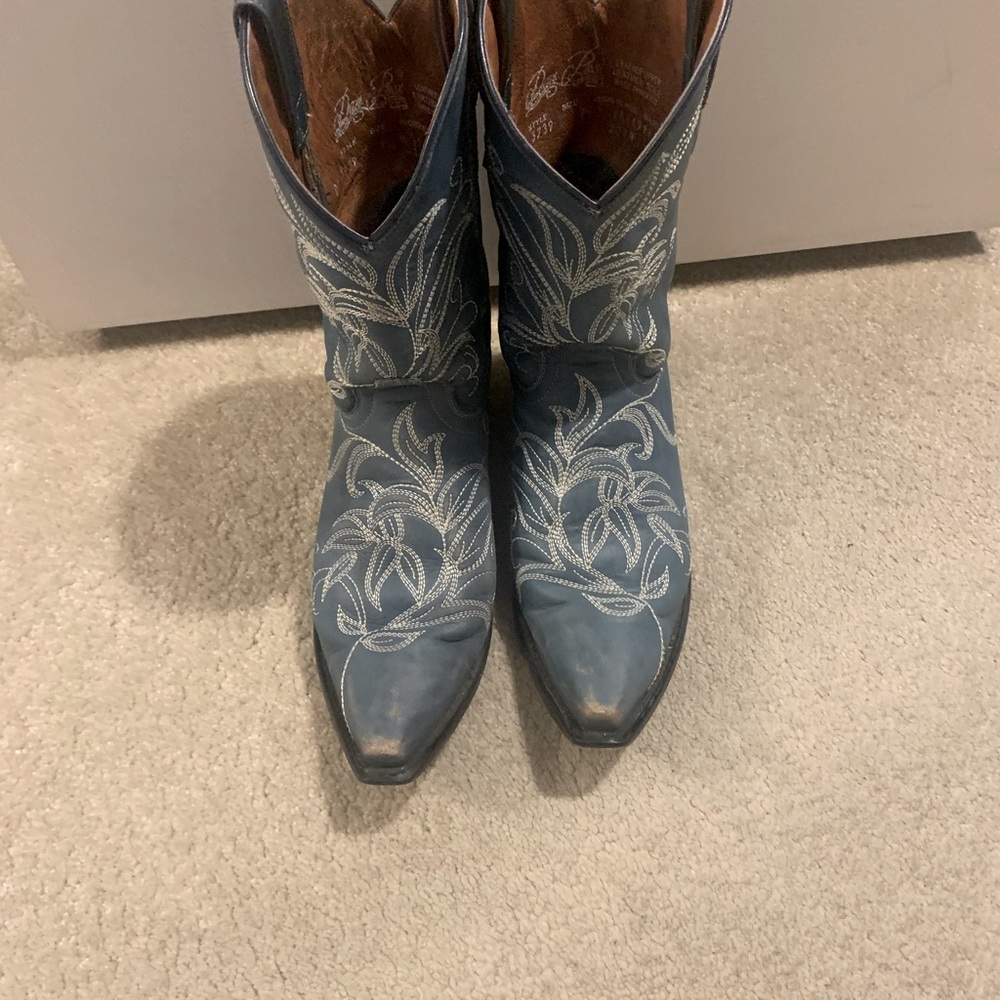Nashville boots! Dan Post blue western boots 💙